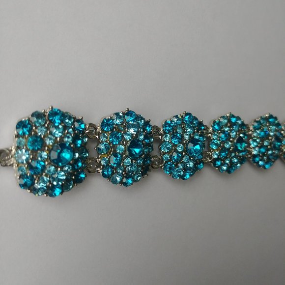 Blue and silver tone Y2K vibe bracelet - Picture 8 of 12